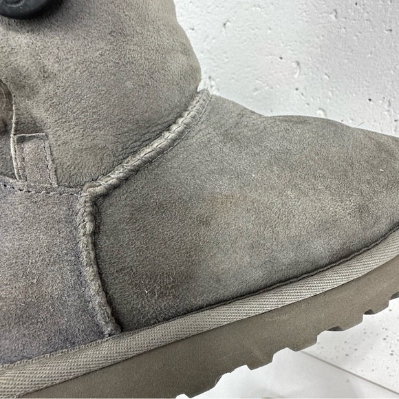 UGG Size 6 Bailey Button Gray Suede Shearling Boots - Picture 14 of 17